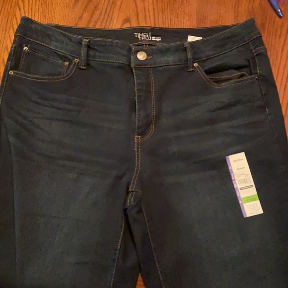 Mid-Rise Straight Jeans Plus size - Picture 2 of 4